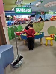 -莫莉幻想儿童乐园(武汉金银潭永旺店)