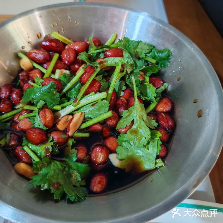 没吃之前我以为是羊和蝎子