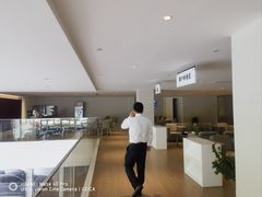 -上海冠松华奥奥迪4S店(张江店)