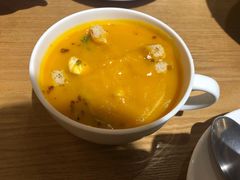 南瓜汤-HELLO 27 意面·沙拉·帕尼尼