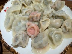 海鲜水饺-东来菜馆•手抓海鲜家常菜•海鲜锅贴(鸽子窝店)