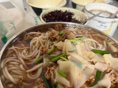 -正宗杨记普洱酸醋米线(总店)