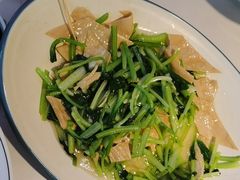 -赶海部落海鲜城(海阳路店)