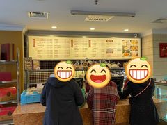 等位区-国际饭店·帆声西饼屋(黄河路店)