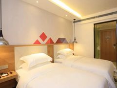 -柏曼酒店(广州天河体育中心林和西地铁站店)