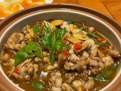 -帅巴人舅母子腊蹄民俗村