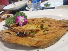 -Chom Cafe and Restaurant