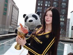 -雍容荟帝王蟹活龙虾展台自助(IFS黑金店)