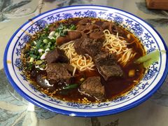 -渝之汇牛肉豌杂面