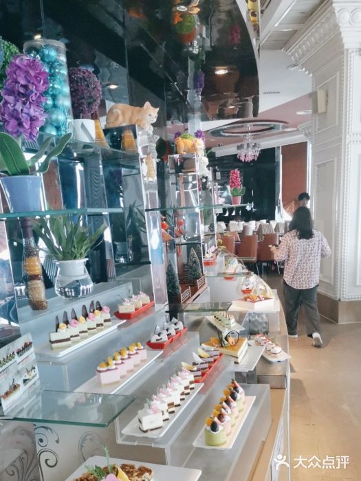 荣誉国际酒店-云顶旋转餐厅图片