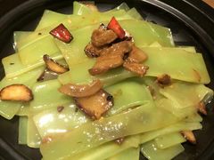 青笋煲-马仕玖煲·融合菜·酥不腻烤鸭(人大店)
