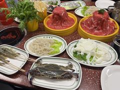 -四囍码头海鲜烧烤自助火锅(外滩南京东路悦荟广场店)
