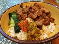 猪软骨剁椒拌饭-流浪地图剁椒卤汁拌饭(未来城购物广场店)