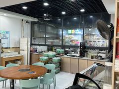 -老何家后安粉·糟粕醋海鲜火锅(三亚湾椰梦长廊店)