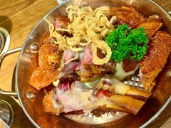 烤猪肘配酸菜和土豆泥-宝莱纳餐厅(滨江店)