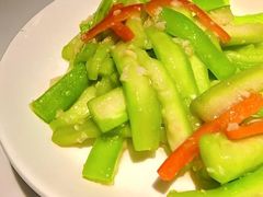 刀拍青瓜-禄鼎记·排队俩小时都要吃的酸菜鱼(石牌桥店)