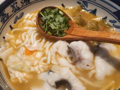 -鑫花溪牛肉米粉(东环大润发店)