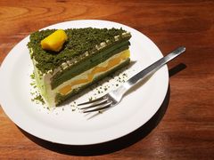芒果抹茶奶油奶酥蛋糕-black rainbow coffee