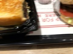 -The Habit Burger Grill 哈比特汉堡(爱琴海店)