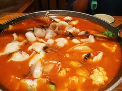 思茅酸汤鱼片-老滇山寨•云南特色菜•地方菜•民族风情歌舞表演(金碧店)