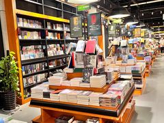-SISYPHE BOOKS西西弗书店(龙湖滨江天街店)