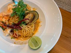 -Chom Cafe and Restaurant