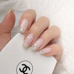 -悦指间美甲美睫