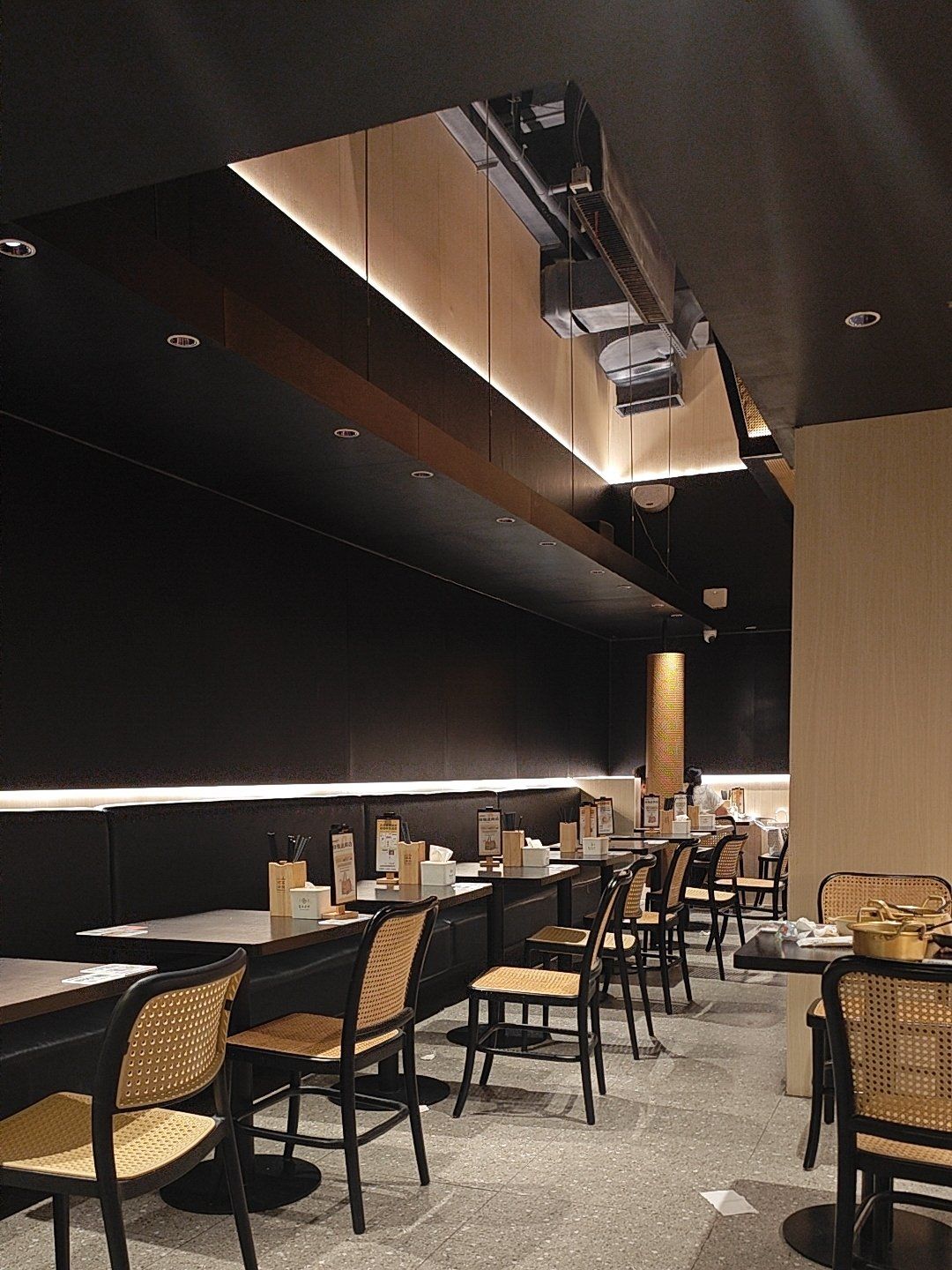 极简风餐馆设计