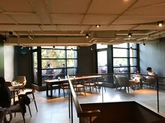 大堂-星巴克(杭州湖滨银泰E区店)