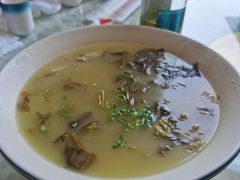 -依江春水烤鸭店