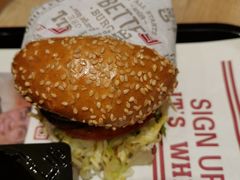 -The Habit Burger Grill 哈比特汉堡(爱琴海店)