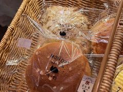 -瑞幸咖啡(武汉工商学院中商超市店)