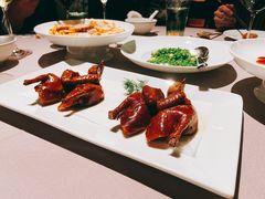 脆皮乳鸽-新荣记(BFC外滩金融中心店)