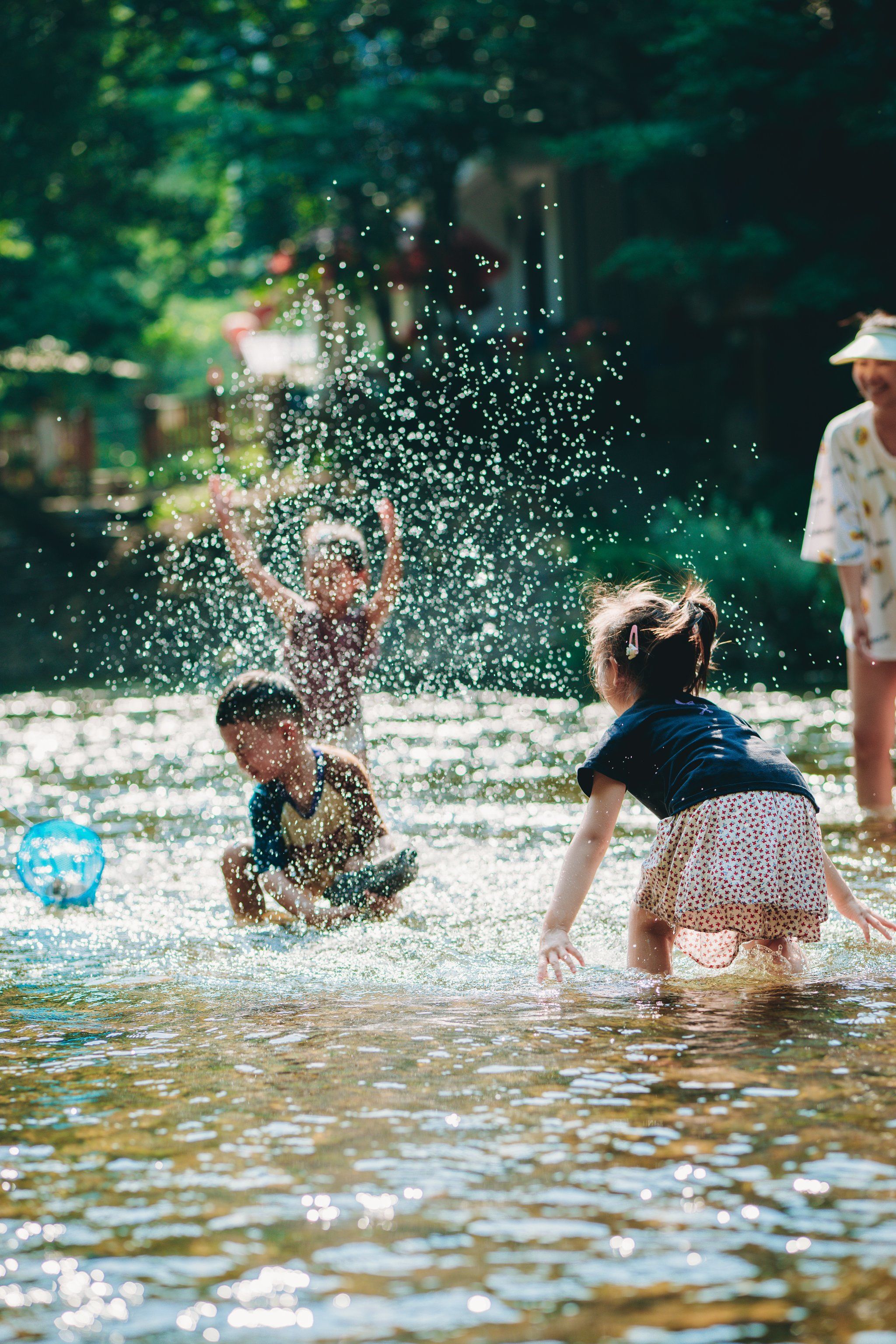 水花飞溅的童年～周末逃离城市去这里玩水吧