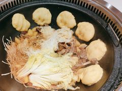 -靠山屯东北铁锅炖(东北菜，古美西路店)