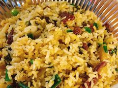 酸菜牛肉炒饭-尚竹阁冬瓜盅·18年地标美食(平洲店)