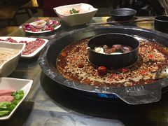-老房老舍重庆火锅(假日城市店)
