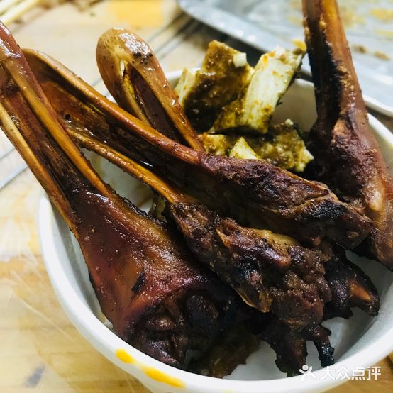 一品鸭下巴