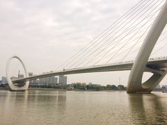 -南京眼步行桥