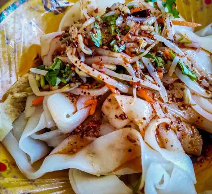 燕燕酿皮总店(正宗店)-"每次回萨拉齐都要买几份吃,还要带几份回来.