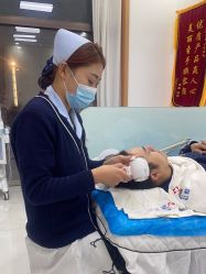 -靓芙泉专研痘痘肌