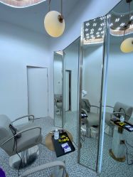 -In Style Hair Salon