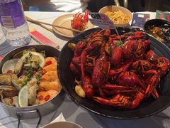 -巴厘龙虾·榜首油焖大虾(音乐学院·沿江酒馆店)
