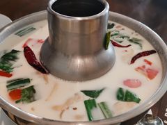 -Chom Cafe and Restaurant