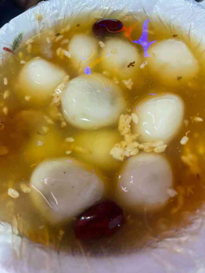 黄记桂花汤圆-"位置很好找,走在路中间就会被老板吆喝进去.