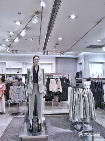 快时尚H&M，秋衣上新啦！