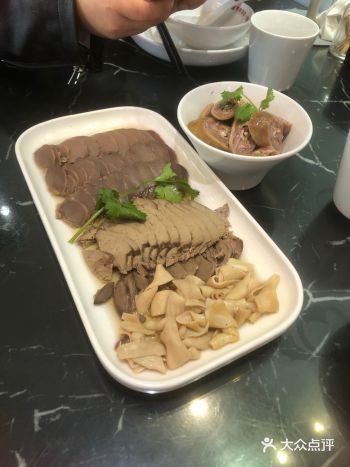 很有特色的老鹅汤番茄味的我也喜欢整体来讲很适合和朋友