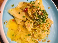 -有红鸡毛店·川菜(建设路店)