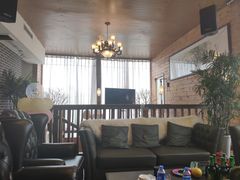 -乌托邦轰趴日租聚会别墅(先生的院子店)