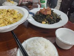 -湖南人家湘菜馆(镇江路店)